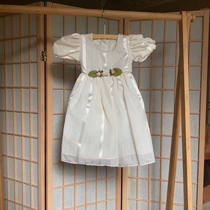 Baby dress, with removable flowers. NEW.